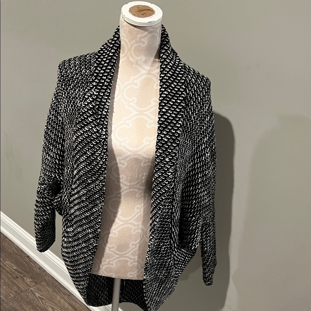 Potters Pot Black and White Knit Cardigan